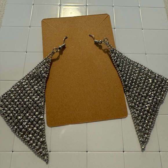 Women’s Express Chainmail Drop Sequin Earrings - Picture 3 of 5